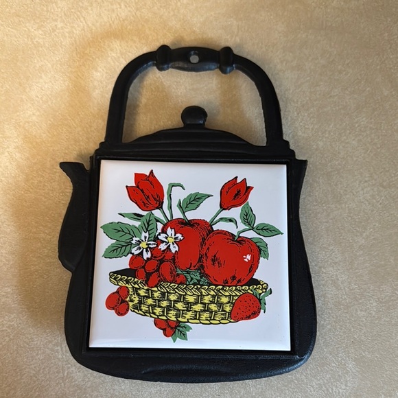 Vintage Cast Iron/Ceramic Teapot‎ Kettle Hanging Japan Apples - Picture 1 of 2